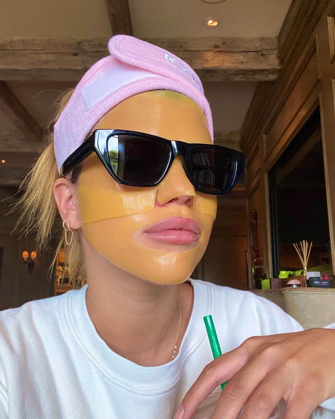 ソフィア・リッチーのインスタグラム：「What’s for breakfast?」