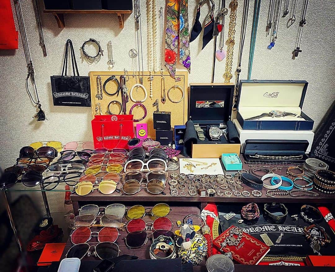 マシロンケーキのインスタグラム：「. Accessories⭐️ . 使ってないのも入りきれなかったのもあるけどどれも思い入れがある。」