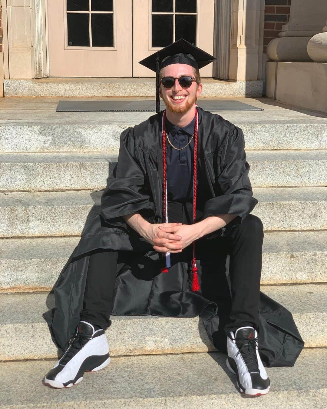 ジュリアン・ムーアさんのインスタグラム写真 - (ジュリアン・ムーアInstagram)「My son @cal_freundlich graduates from @davidsoncollege today. We could not be prouder of everything he has accomplished these last 4 years - graduating with honors , playing for @davidsonbasketball and getting into grad school.  We are heartbroken that we cannot celebrate him today in the way that he deserves.  We love you so much Cal and we are SO PROUD ❤️❤️❤️❤️❤️#graduation2020」5月18日 1時09分 - juliannemoore