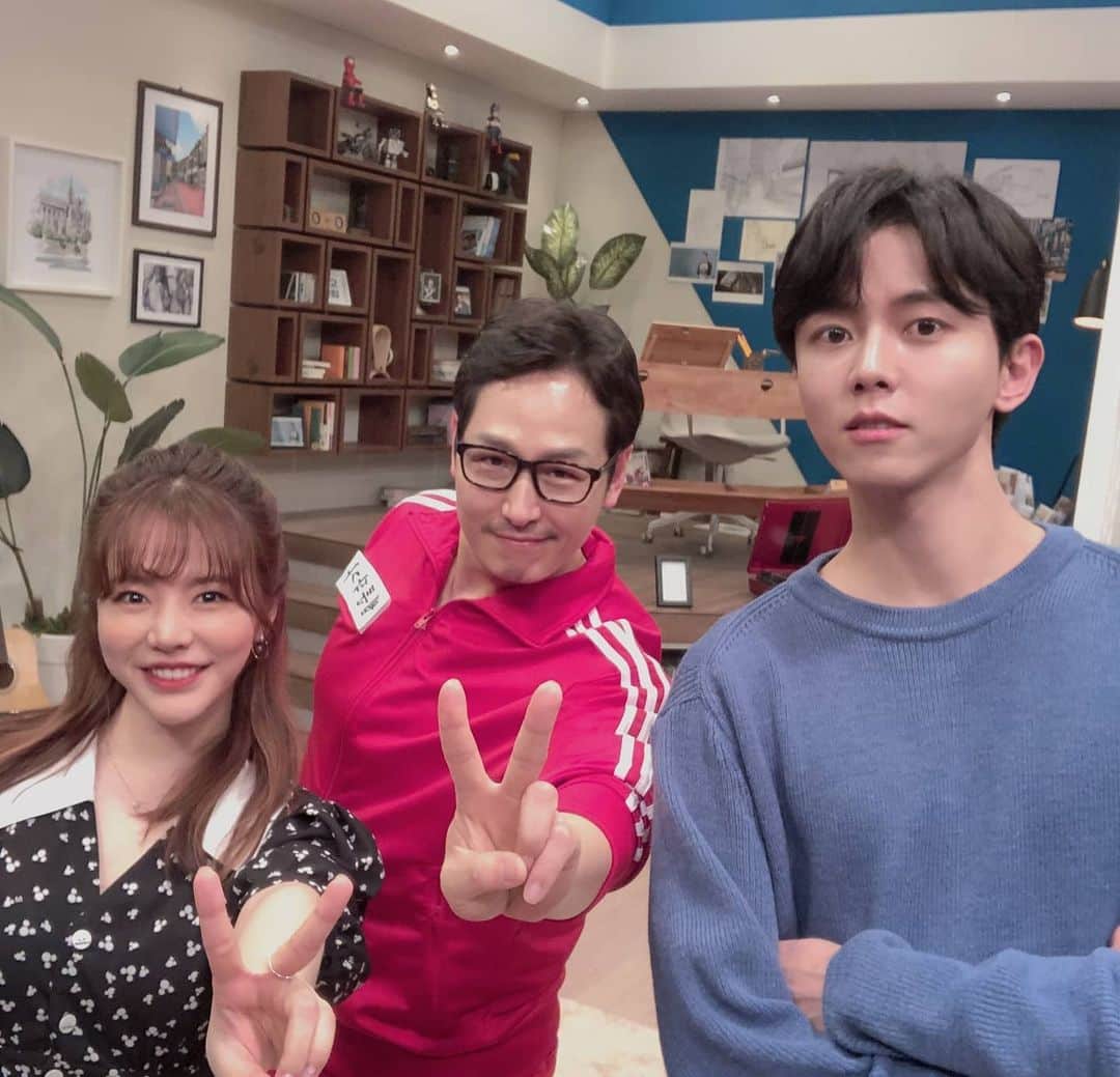 サニー のインスタグラム：「#배고픈데귀찮아 정말 잘먹고 웃다 왔어요ㅋㅋ 참말로 재밌었어요~♡ @kim_poong 오빠의 다만세는 다소 비쥬얼 충격이었지만ㅋㅋㅋㅋㅋㅋㅋ」