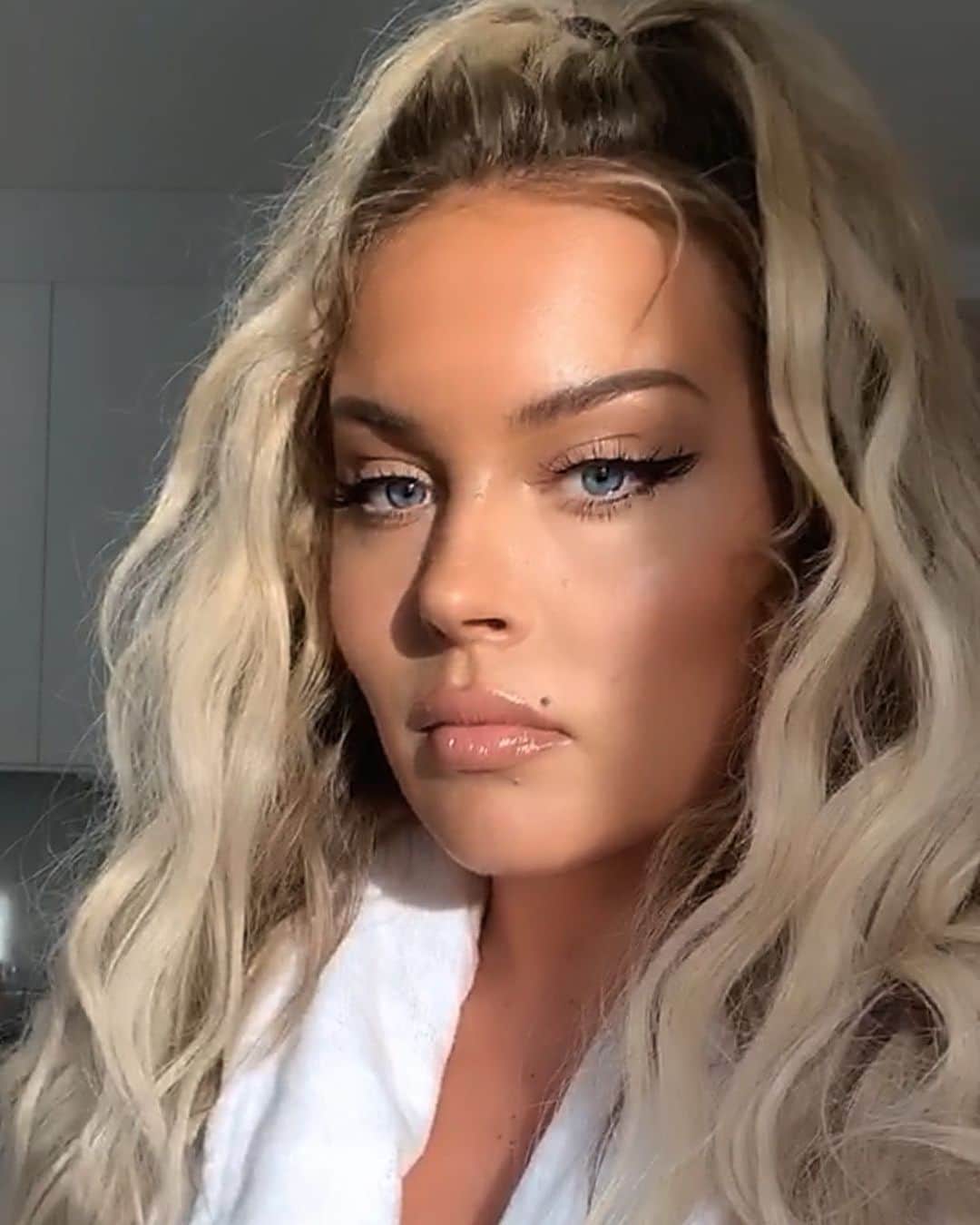 ファニー・リックマンのインスタグラム：「Serving face🍴」
