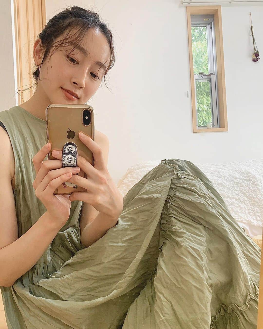 泉見祐希のインスタグラム：「この前のzoom撮影した時のセルフメイク🤍最近はアイシャドウ薄めで目尻にちょこっとだけライン引くのが気分🍃」