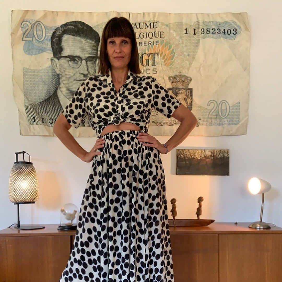 ジャンポールレスパナールのインスタグラム：「. @laurencebibot ♥️ Come and see the shop it’s sunny today! ♥️」
