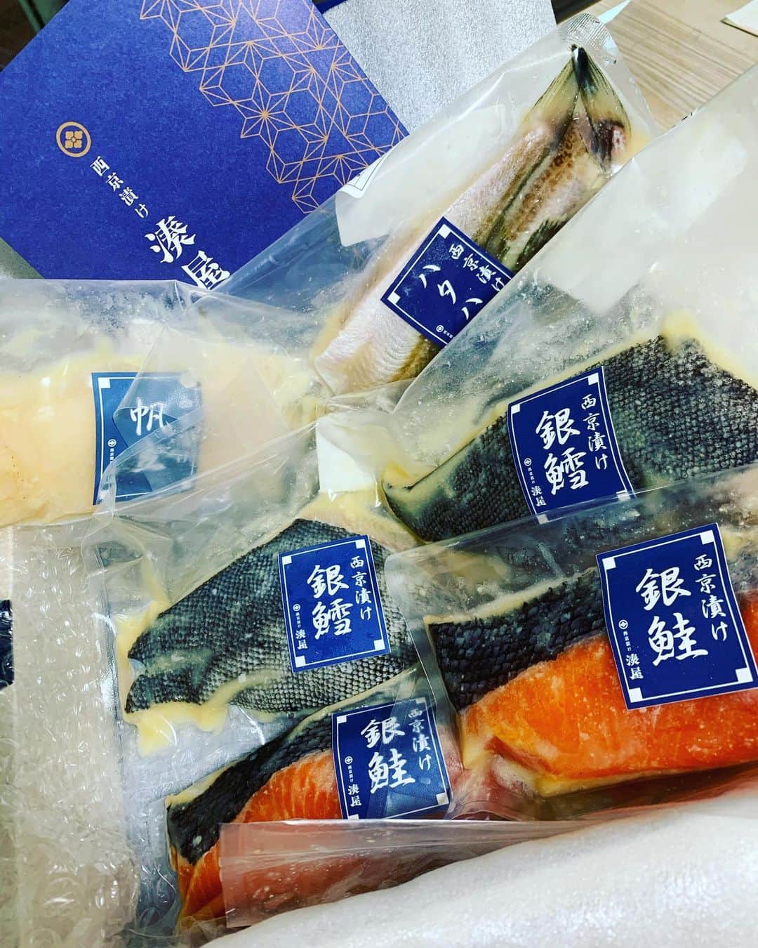 谷口大智さんのインスタグラム写真 - (谷口大智Instagram)「ウチの晩ご飯はこれ🤤  楽しみです😋⤴️⤴️ いただきます @alexis.minatoya 🙏  #dtのオフ #西京漬け湊屋」5月17日 18時14分 - daichi0055