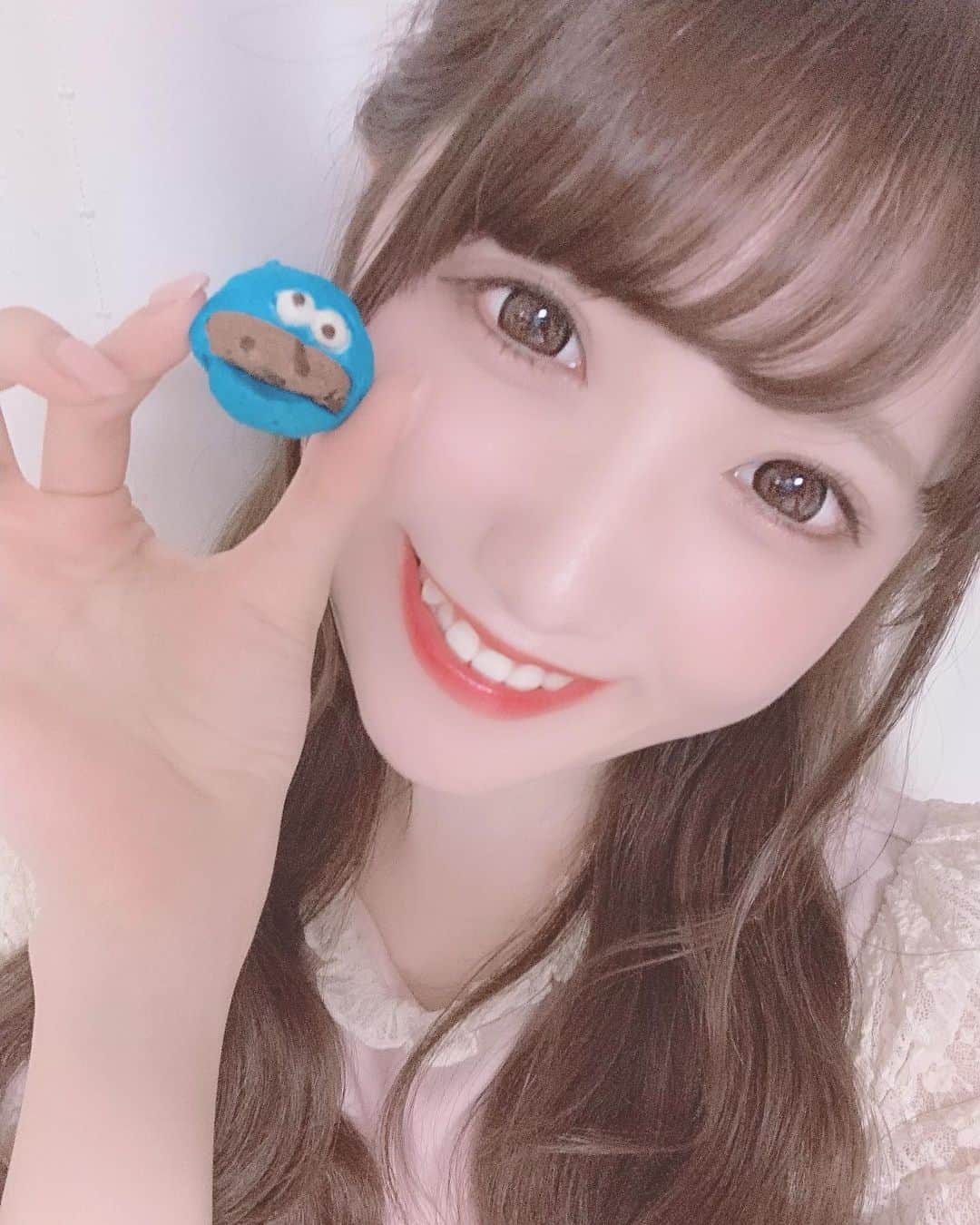 田口未彩のインスタグラム：「🎀 . . メレンゲクッキー🍪💙 クッキーモンスターってなんかかわいいよね、 . はーUSJいきたい、、、 . . . #手作り　#手作りお菓子　#メレンゲクッキー　#クッキーモンスター　＃セサミストリート　#キャラクタークッキー　#量産型　#量産型女子　#おうち時間」