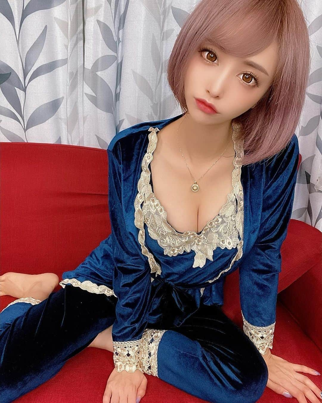 サキ吉さんのインスタグラム写真 - (サキ吉Instagram)「今日のYouTubeでは1週間分のルームウェアを紹介してます🥰❤️ パジャマ毎日コーデ💞 stayhome中もオシャレに👗 ． 今回紹介したものはすべて @_andante_shop さんのもの✨ プチプラなのに可愛くてオススメです💋 【and236】 ↑クーポンコード欄記入で5%オフになるのでご自由にどうぞ🙌 ． #ootd #youtube #ルームウェア #パジャマ #おうち時間 #うちで過ごそう  #stayhome #andante #ビジョビ #ビジョビ_ミスいちご2021」5月17日 19時10分 - sakikichi1201