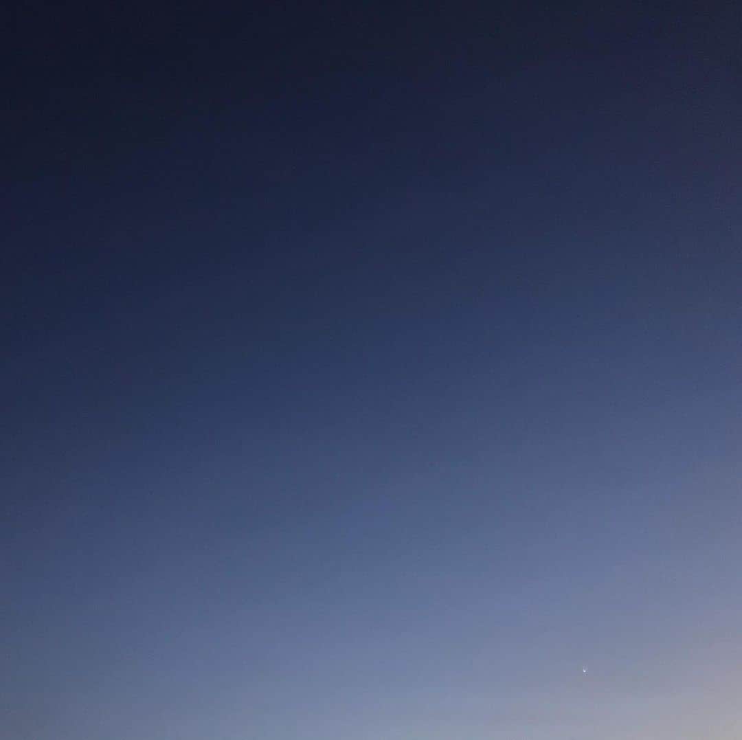 しんのすけさんのインスタグラム写真 - (しんのすけInstagram)「#しんのすけ #からの #一番星 #見つけた #夕涼み #最強」5月17日 19時12分 - shinnosuke_burninghead