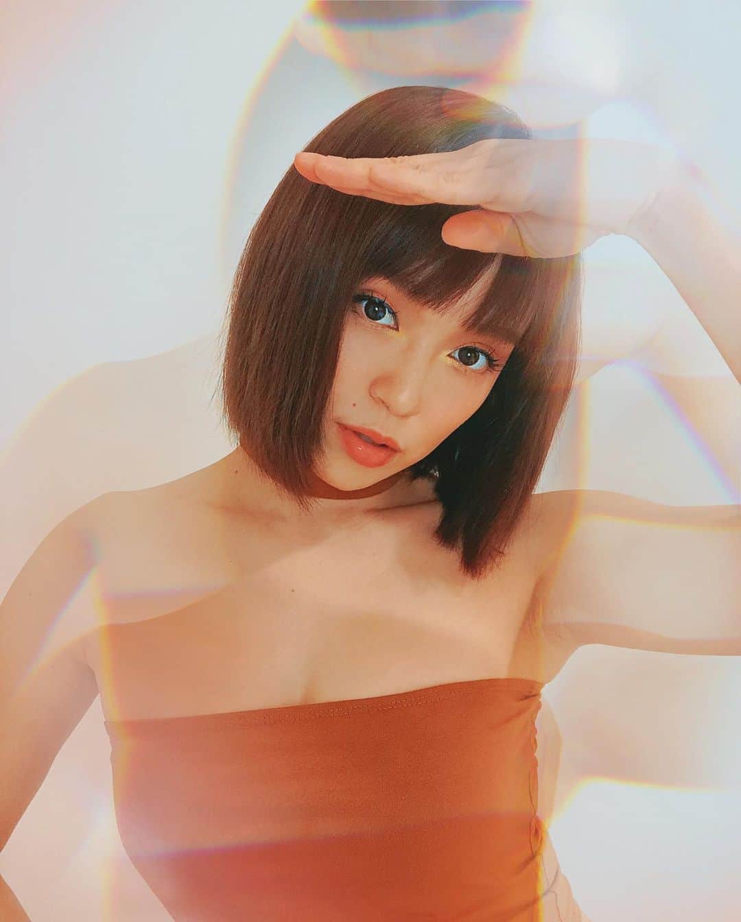 Soweluのインスタグラム：「Ideal and reality🤭 1,2枚目⇨ 理想(Dream) 3,4枚目⇨現実(Reality)  自分で切ったばりの前髪と お家🏠撮影 なかなか色んな写真が撮れるもんですね。  私の理想と現実 色々垣間見せていこうと準備しております。 I'm Preparing to show my ideals and reality. Look forward to it!! ・ ・ お楽しみに💚 ・ ・ ・ #idealandreality #homeshooting  #byme」