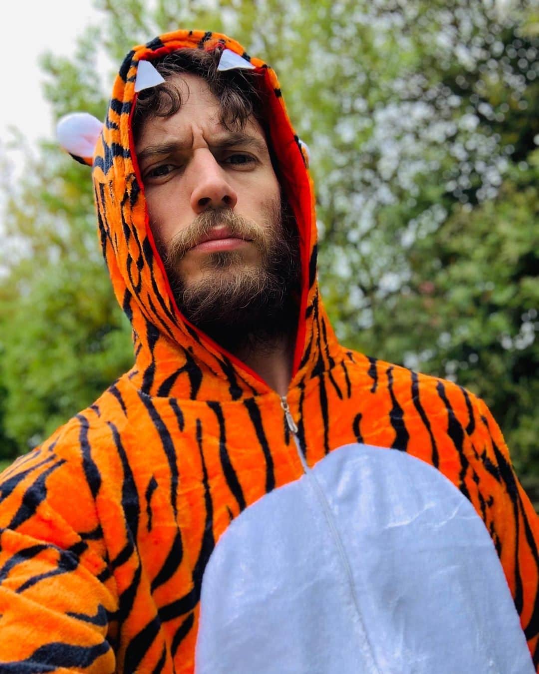 サム・クラフリンのインスタグラム：「🐅」