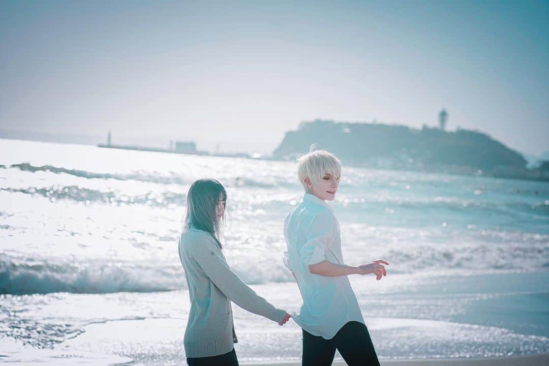 赤羽律のインスタグラム：「「さよならメモリーズ」 ・ 男子高校生　@knitecoser ・ P＊ @lostdumplings ・ #オリジナルコスプレ #originalcosplay #cosplay #cosplayer #コスプレ #コスプレイヤー #高校生 #高校生カップル #海 #ロマンチック #romance」