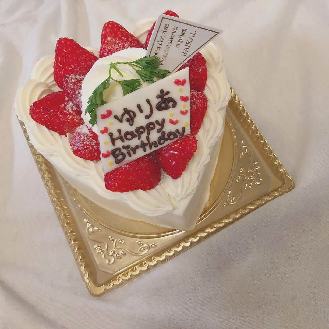 三宅ゆりあさんのインスタグラム写真 - (三宅ゆりあInstagram)「お誕生日ケーキは、かわいいハート型でしたっ！♡♡ #お誕生日ケーキ  #バイカル #baikal  #下鴨  #ハートのショートケーキ  #京都 #kyoto  #nmb48 #teamB2 #ljc #三宅ゆりあ」5月17日 20時55分 - _yuria5.16_