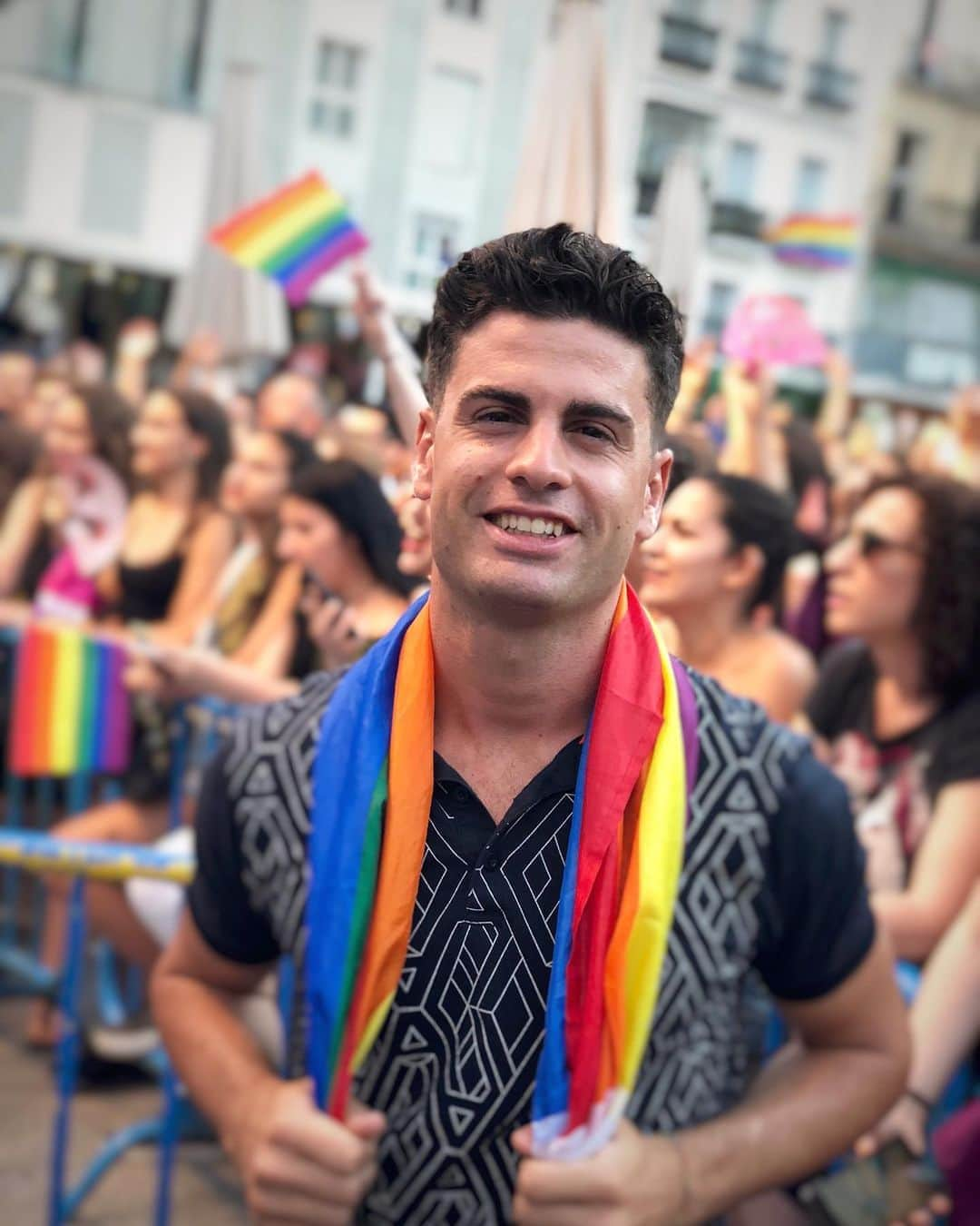 ハビエル・ラジャのインスタグラム：「IDAHOT 🏳️‍🌈 .  To those who fought for the LGBTQ+ rights allowing us to live freely and equally. Thank you 🤗  To those still oppressed in some countries around the World. You are not alone ❤️」