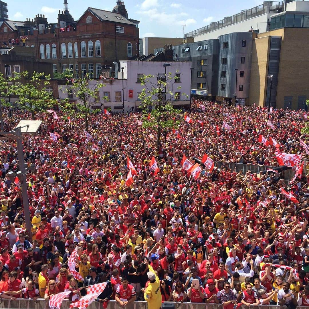 マチュー・フラミニさんのインスタグラム写真 - (マチュー・フラミニInstagram)「On this special day, 17th May 2014, I won my second FA Cup with Arsenal. 🏆Incredible memories; a fantastic team with such loyal and passionate fans.✊🏽Once a Gunner, always a gunner!🙏🏼 #arsenal #facup #gunners」5月17日 23時51分 - mathieuflamini