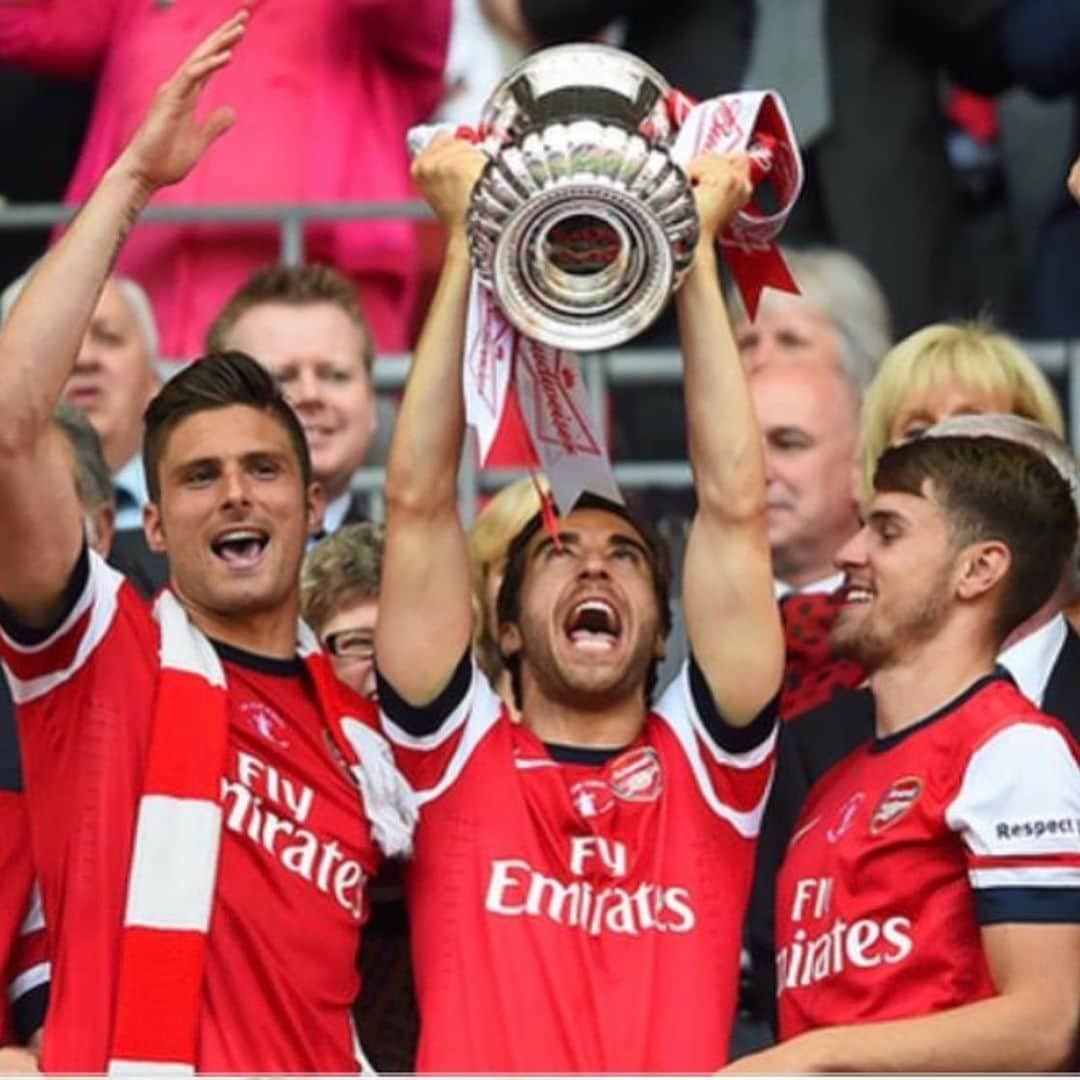 マチュー・フラミニのインスタグラム：「On this special day, 17th May 2014, I won my second FA Cup with Arsenal. 🏆Incredible memories; a fantastic team with such loyal and passionate fans.✊🏽Once a Gunner, always a gunner!🙏🏼 #arsenal #facup #gunners」