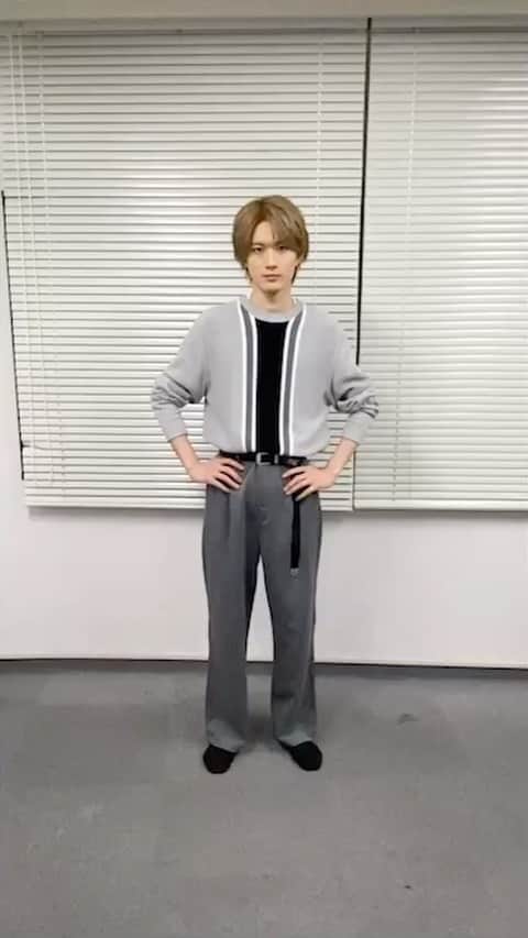 M!LKオフィシャルInstagramのインスタグラム：「本日は「山中式ブラジル体操」💪 足腰柔らかくなりますよ🧘‍♀️ みなさんもスマホで曲を流しながら、おうち時間を楽しく🏠🎵 #MILK体操 #サラブレッド御曹司CITYBOY #山中柔太朗」