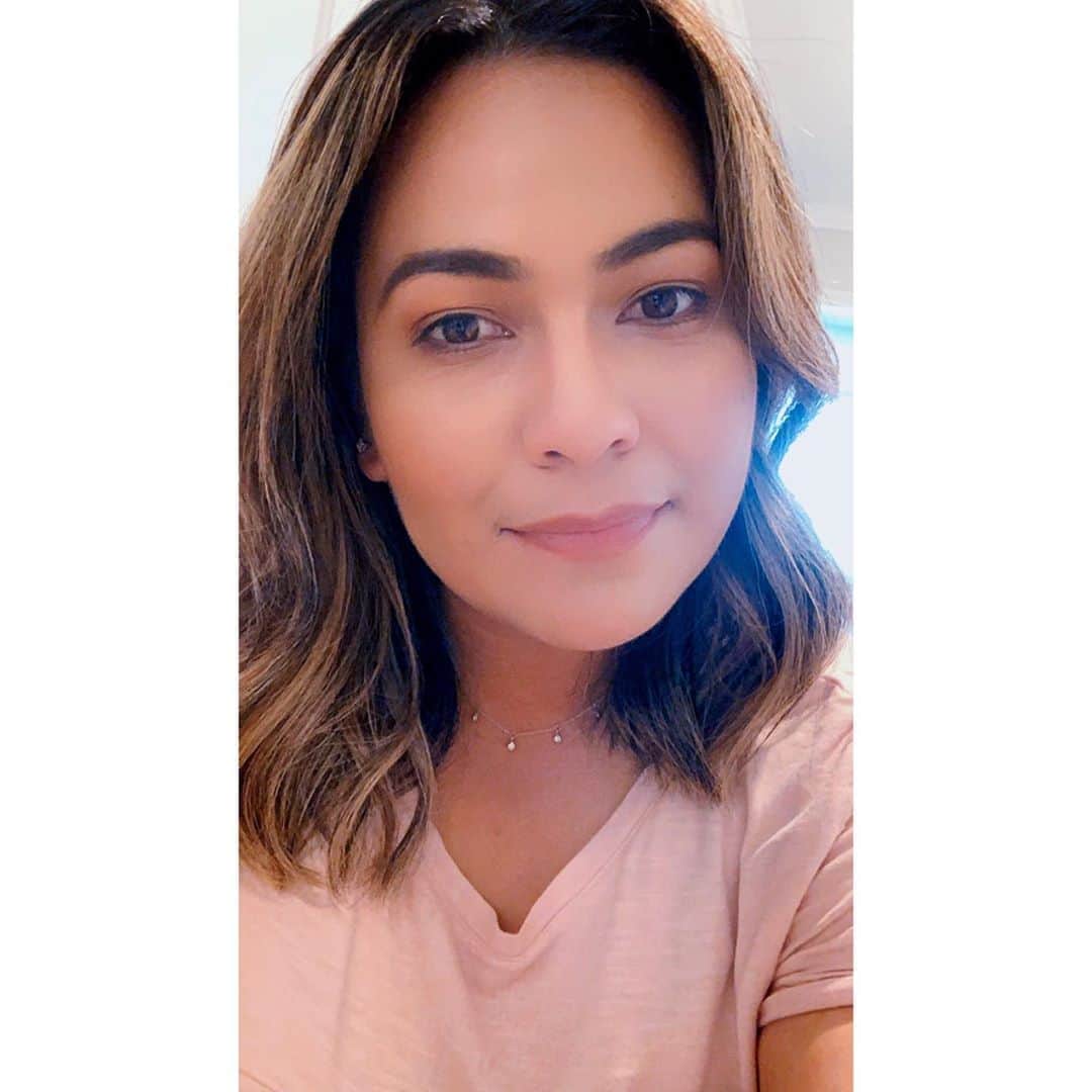 リセット・サラスのインスタグラム：「Ya lo se...🎼🧡 #SundayVibes」