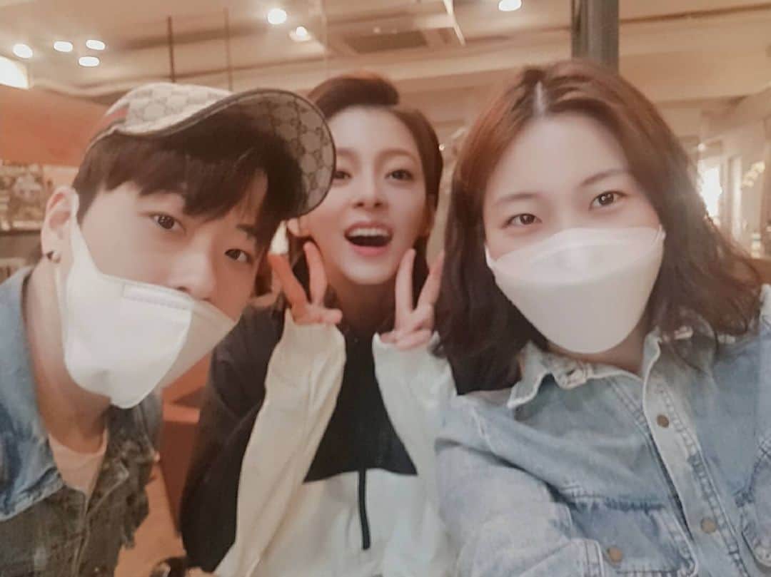チョン・ヘインさんのインスタグラム写真 - (チョン・ヘインInstagram)「모두들 정말 고생많으셨습니다. 그리고, 지금까지 루갈과 함께해주셔서 감사합니다🖤 - 안녕 미나야... 고마웠어😊 #OCN #루갈 #RUGAL #송미나」5月18日 10時29分 - jeonghein_