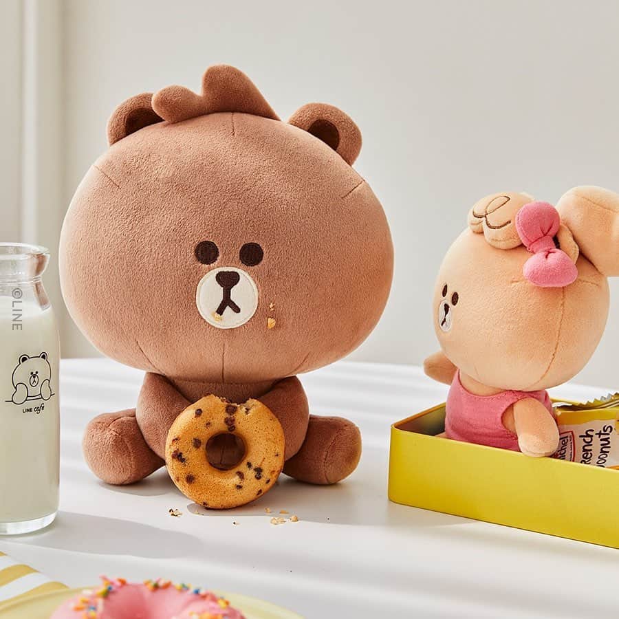 LINE FRIENDSさんのインスタグラム写真 - (LINE FRIENDSInstagram)「Cuties arrive home in MAY. 🤗 Say hello to your coziest roomies! ⠀ MINI BROWN & FRIENDS will brighten your mood at home. ⠀ Hold your breath! 👉Check out the product tag ⠀ #LINEFRIENDS #BROWN #CONY #SALLY #CHOCO #cute #cutie #cutiepie #cuties #newarrivals」5月18日 10時31分 - linefriends