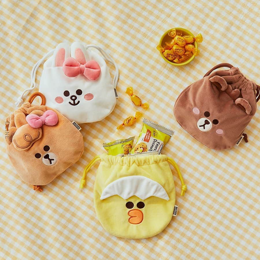 LINE FRIENDSさんのインスタグラム写真 - (LINE FRIENDSInstagram)「Cuties arrive home in MAY. 🤗 Say hello to your coziest roomies! ⠀ MINI BROWN & FRIENDS will brighten your mood at home. ⠀ Hold your breath! 👉Check out the product tag ⠀ #LINEFRIENDS #BROWN #CONY #SALLY #CHOCO #cute #cutie #cutiepie #cuties #newarrivals」5月18日 10時31分 - linefriends