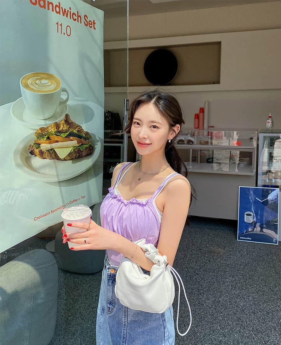 Chuuのインスタグラム：「볼륨감 있어보이는 슬리브리스💜」