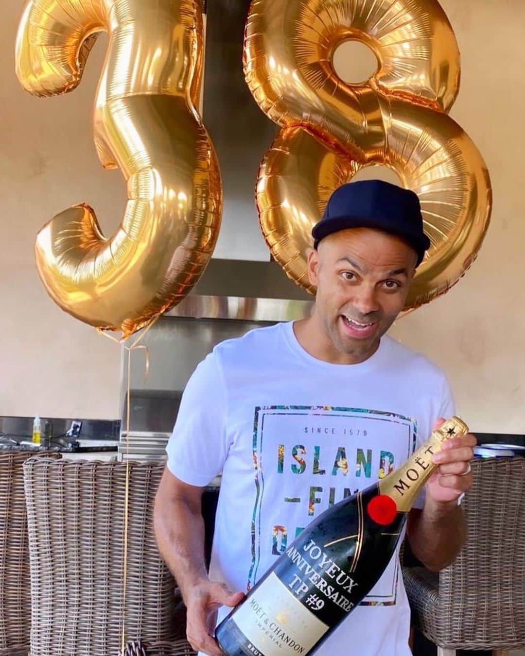 トニー・パーカーさんのインスタグラム写真 - (トニー・パーカーInstagram)「Thanks for all the birthday wishes 😍」5月18日 2時12分 - _tonyparker09