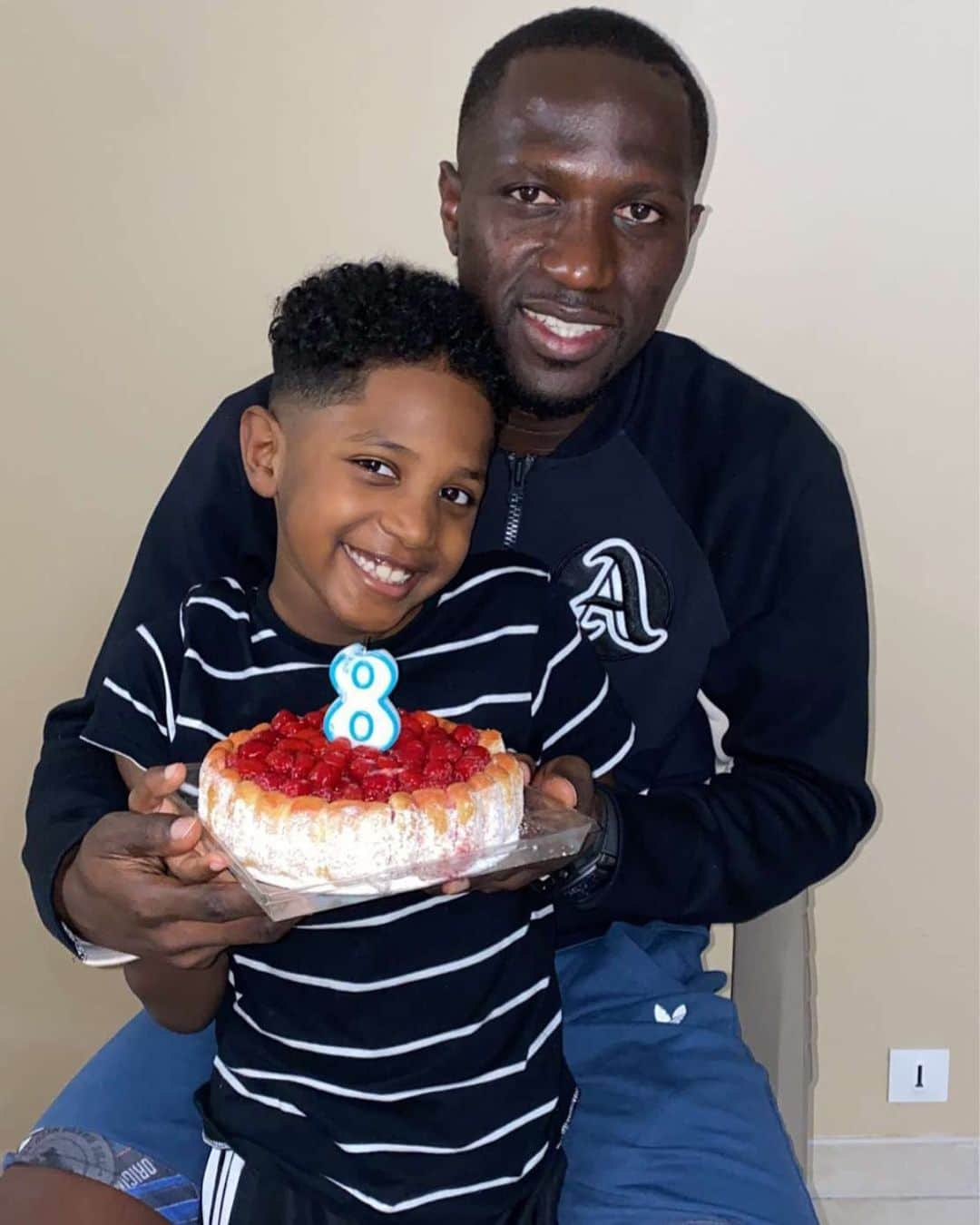 ムサ・シソコさんのインスタグラム写真 - (ムサ・シソコInstagram)「Mon petit prince @kais_sissoko_17 joyeux anniversaire. 8 ans déjà que tu me combles de bonheur et que je suis fier d’être ton papa. Nous avons encore un long chemin à parcourir ensemble donc sache que je serai toujours présent pour toi mon fils. Je t’aime ❤️ mini moi ☺️. #anniversaire🎂 #amour #famille」5月18日 2時14分 - moussasissokoofficiel