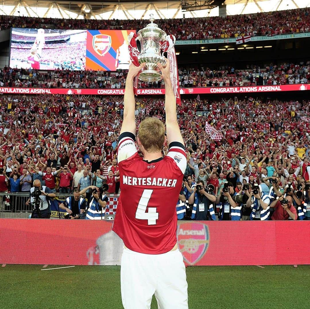 アーセナルFCさんのインスタグラム写真 - (アーセナルFCInstagram)「🎉 How did YOU celebrate, #onthisday in 2014?⁠⠀ ⁠⠀ #Arsenal #FACup #OTD」5月18日 3時10分 - arsenal