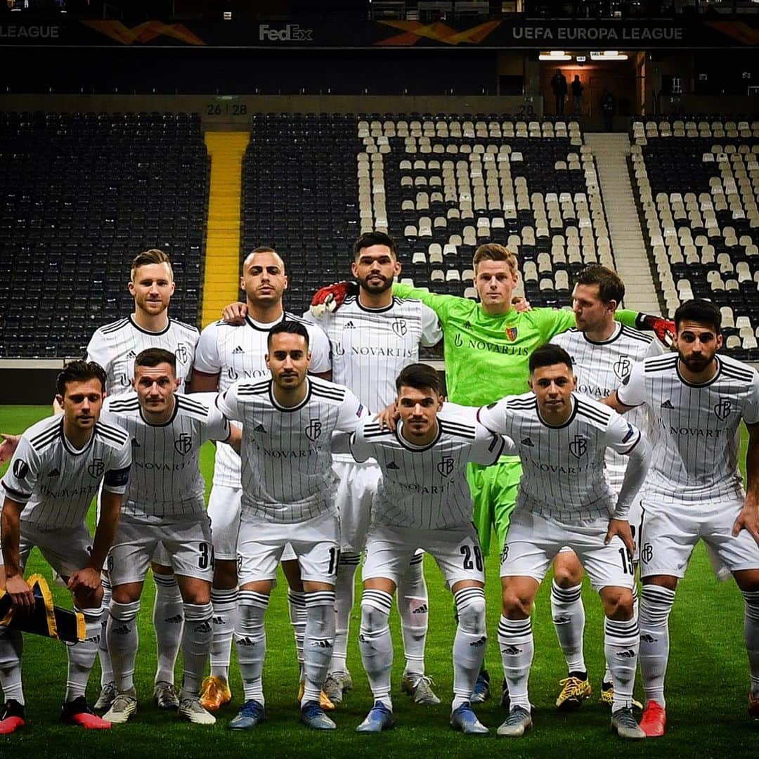 のインスタグラム：「#morgengehtslos #endlich #67days ago #missedit #missedthem @fcbasel1893 ❤️💙」