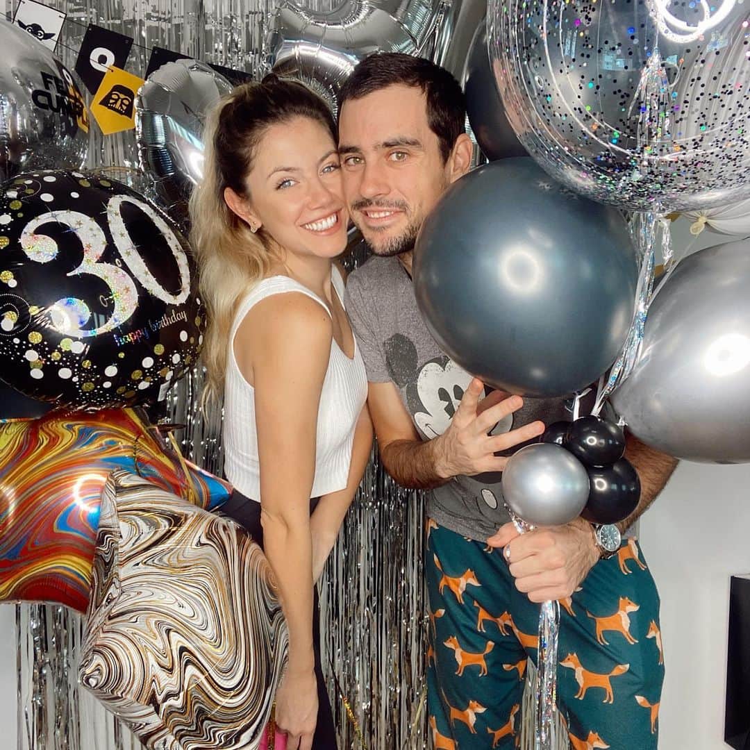 ギド・ページャのインスタグラム：「Un cumpleaños distinto, pero gracias a ustedes dos, fue el mejor que tuve en muchísimo tiempo, las amo.」