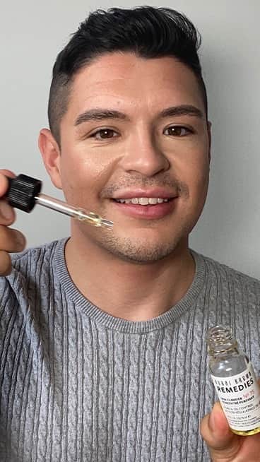 のインスタグラム：「Victor, our Education & Artistry Director at Bobbi Brown, walks us through this AM and PM routines and shares tips for keeping oily skin in check. - #bobbibrown #bobbibrownconnects #skincare #oilyskin」