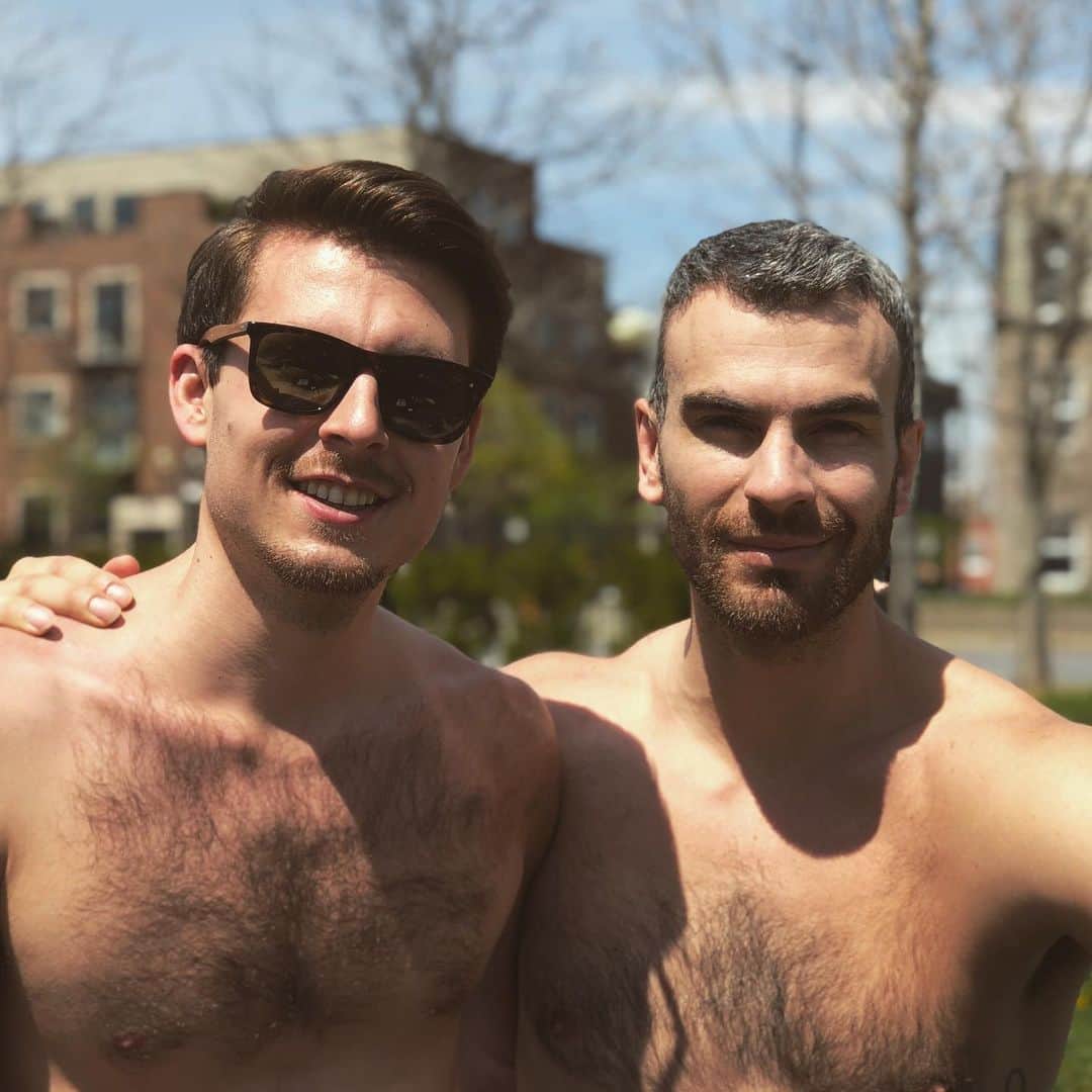 エリック・ラドフォードのインスタグラム：「Happy international day against Homophobia, Transphobia and Biphobia! Let’s celebrate being you’re ‘youest you’. 😊👬 #lgbtq #internationaldayagainsthomophobia #husbands #loveislove #justbeyou #celebrate」