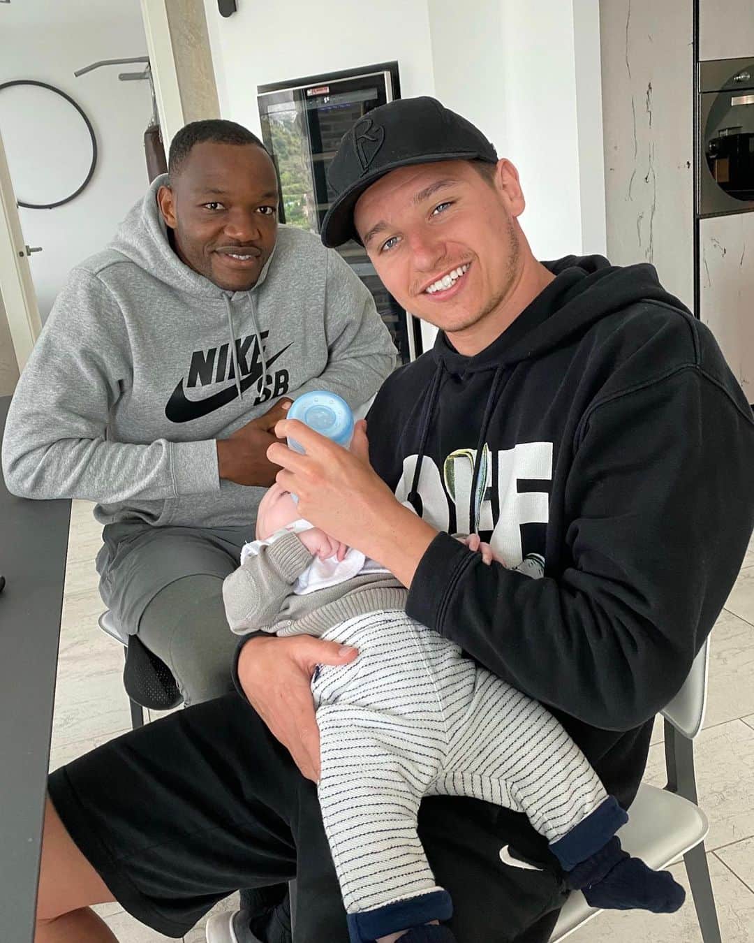 フロリアン・トヴァンのインスタグラム：「Family day ❤️ @stevemandanda1」