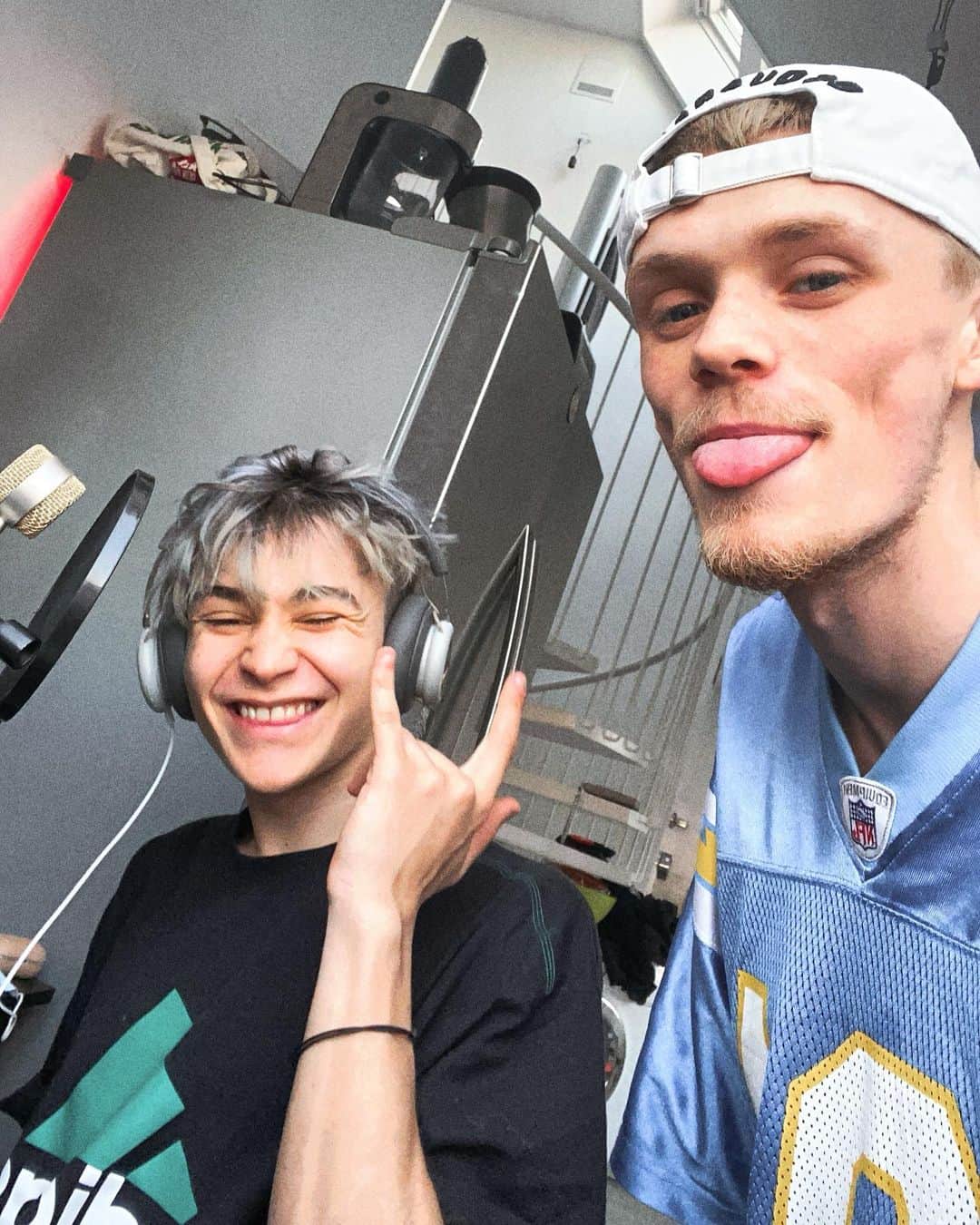Bars and Melodyさんのインスタグラム写真 - (Bars and MelodyInstagram)「Cookin’ in the stew 🥘 🎙」5月18日 3時40分 - barsandmelody