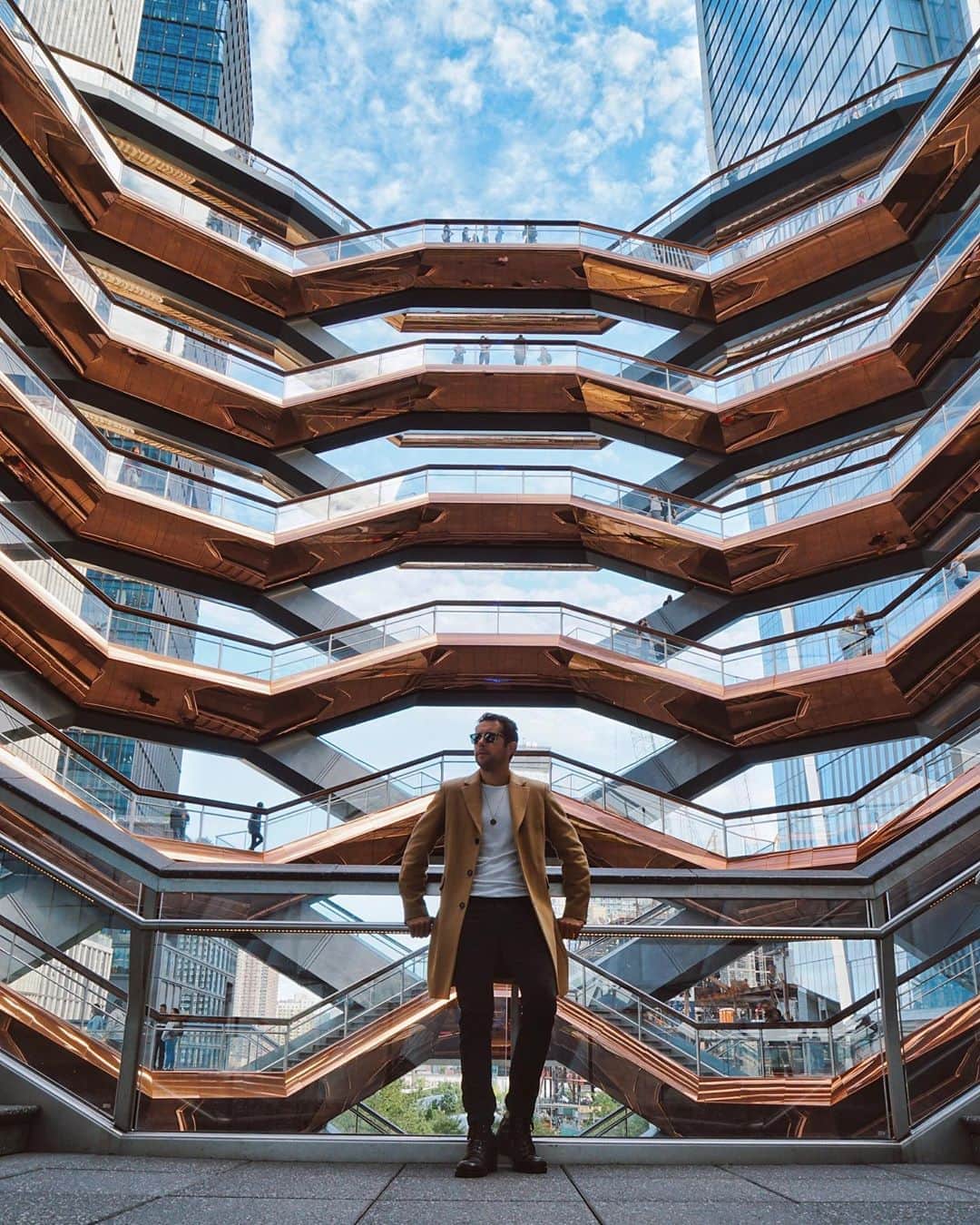 Sezgin YILMAZのインスタグラム：「traveling is my cardio..」