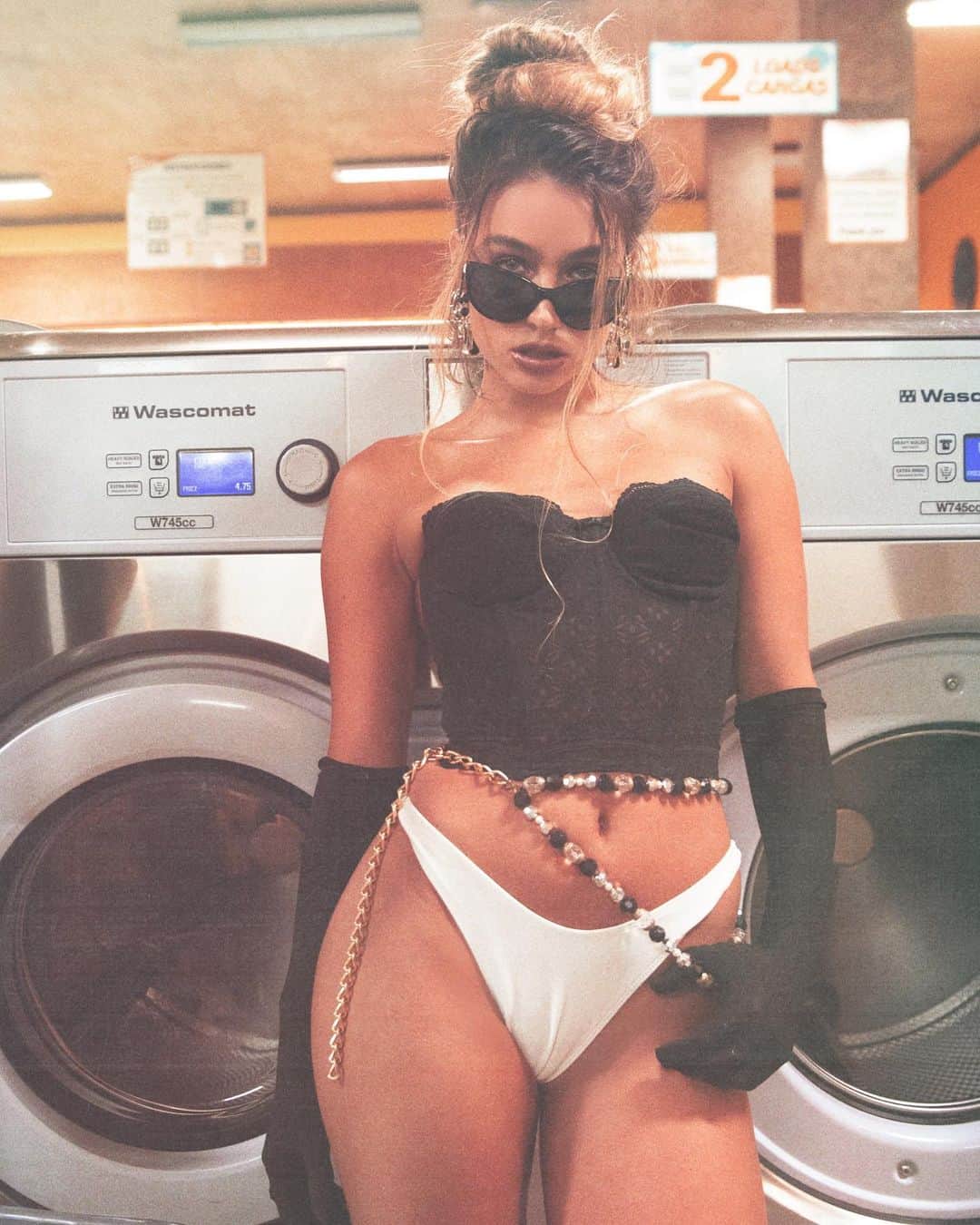 Sommer Rayさんのインスタグラム写真 - (Sommer RayInstagram)「guess who’s all caught up on laundry? not me.. but i’m sure someone is & i’m proud of u」5月18日 4時39分 - sommerray