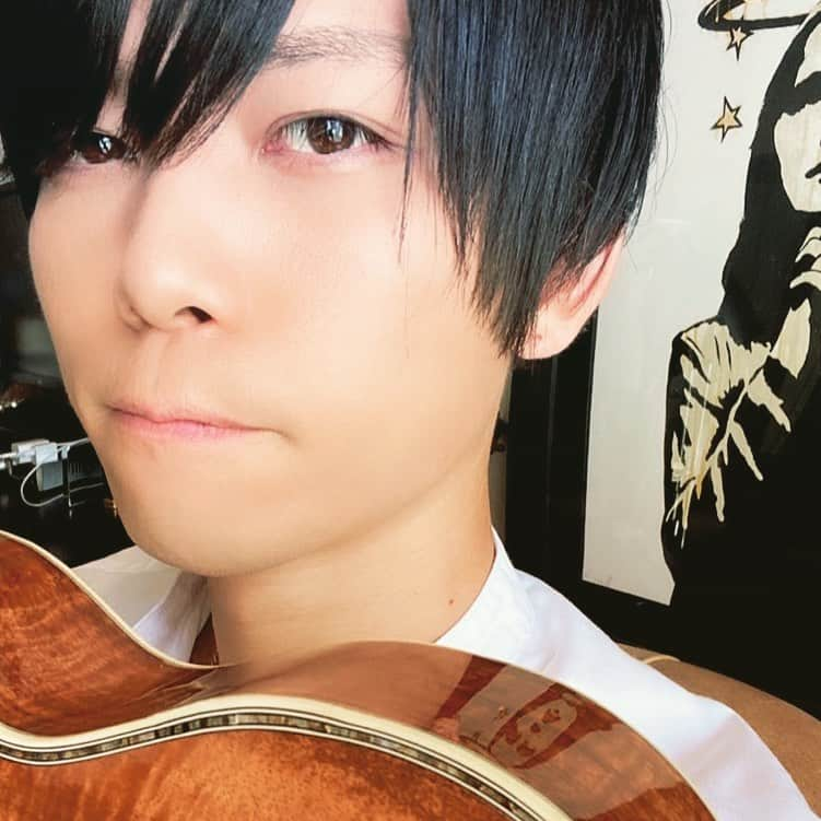 みーちゃんさんのインスタグラム写真 - (みーちゃんInstagram)「LOVE UKULELE🥰 #ukulele #hawaiiankoa」5月18日 5時22分 - michan_yuma