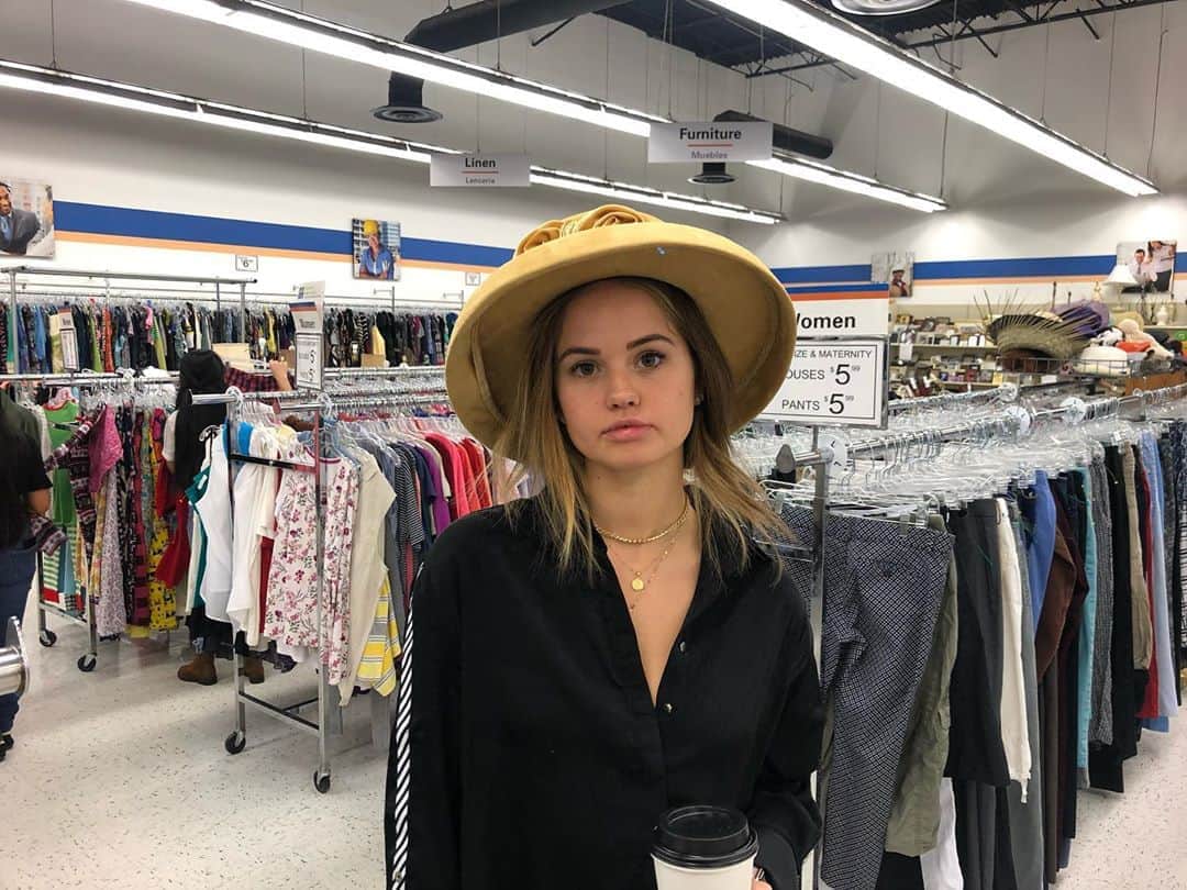 デビー・ライアンのインスタグラム：「I miss thrifting」