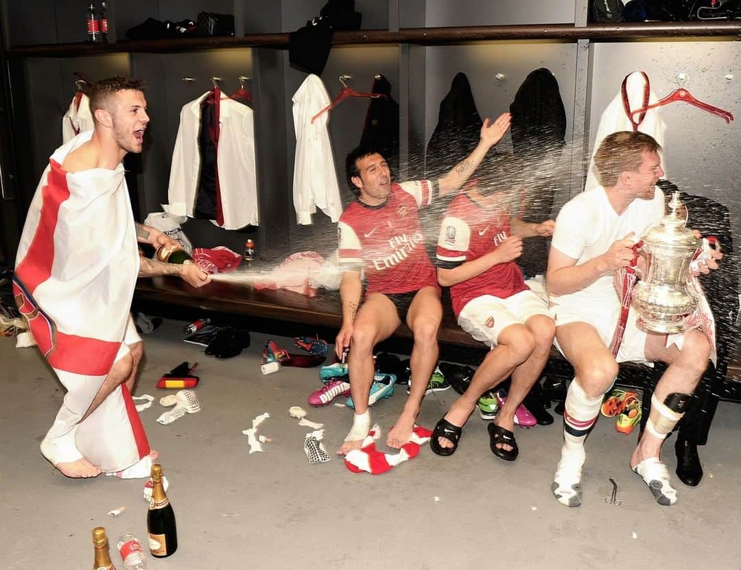 アーセナルFCさんのインスタグラム写真 - (アーセナルFCInstagram)「🏆🍾😍⁠ ⁠ #Arsenal #FACup #OnThisDay #Wilshere #Cazorla #Ozil #Mertesacker」5月18日 6時05分 - arsenal