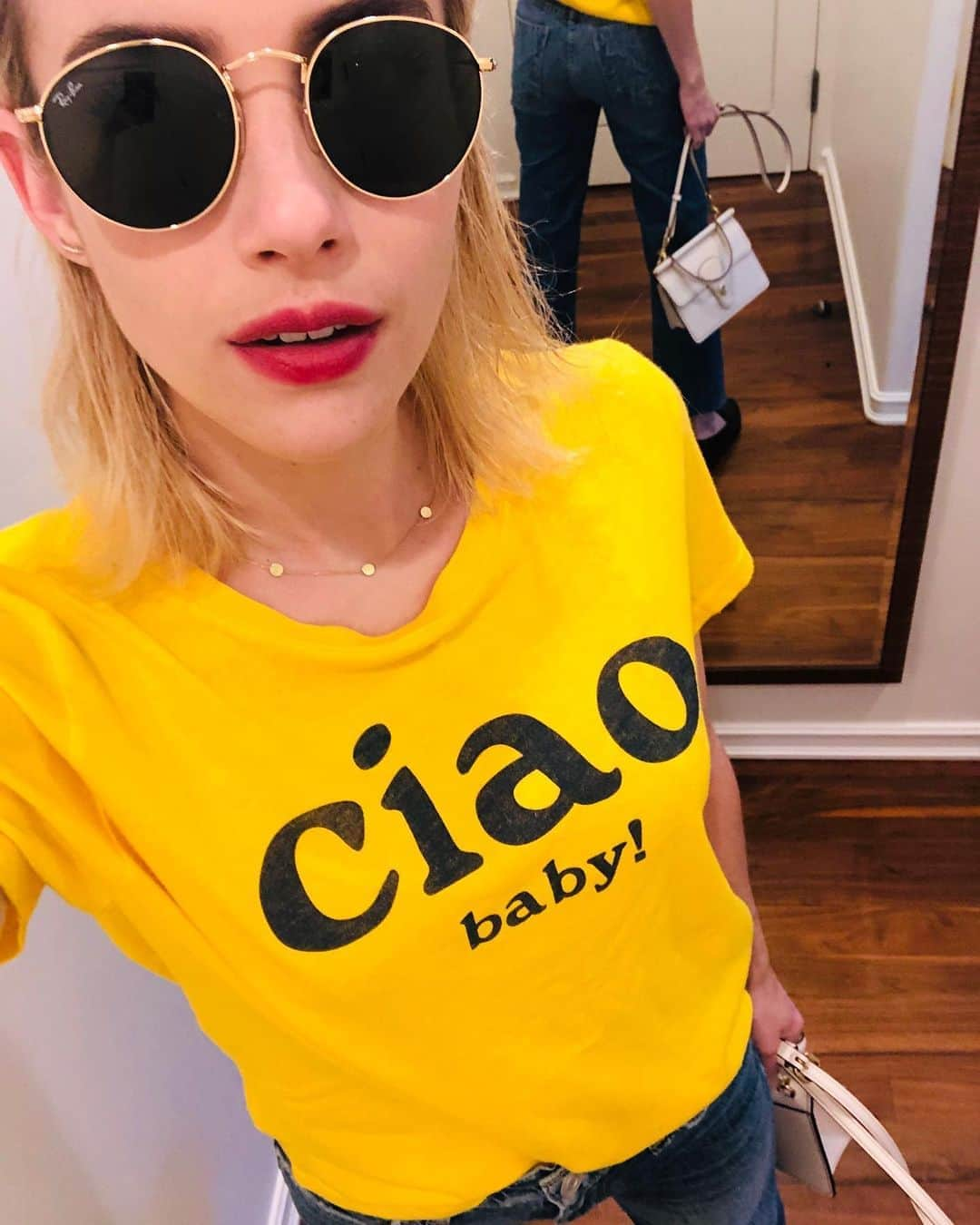 エマ・ロバーツさんのインスタグラム写真 - (エマ・ロバーツInstagram)「Ciao baby! Just kidding. Staying home 💛☀️」5月18日 7時01分 - emmaroberts