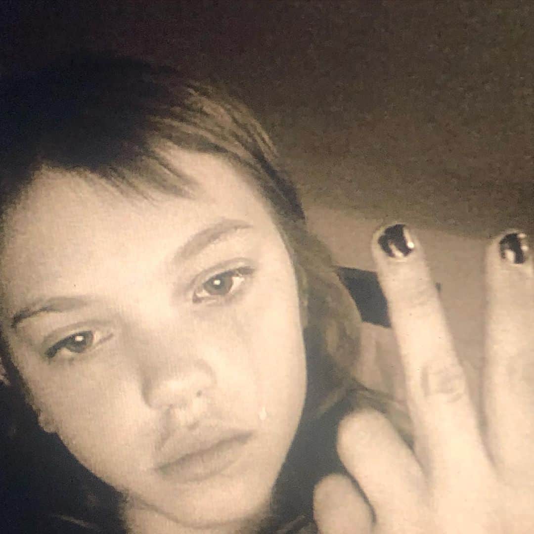 HEY VIOLETのインスタグラム：「go listen to the quarantine playlist we made for you or else. swipe up on our story.」