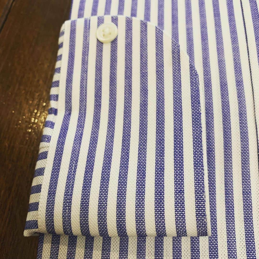 Luxumさんのインスタグラム写真 - (LuxumInstagram)「Summer shirts 夏のシャツ  表面が鹿の子の様なとても通気性の良い素材です。暑い夏を乗り切るオーダースーツのコーディネートが得意です。  The surface is a material with excellent breathability like Kanoko. I am good at coordinating custom suits that survive the hot summer.  #ordershirt #order #shirt #mensfashion  #mensclothing #menswear #mensstyle #OSAKA #shirts #オリジナル #オーダーシャツ #シャツ #オーダースーツ大阪 #メンズファッション #スーツコーディネイト #メンズウェア #大阪 #心斎橋 #南船場  #luxum #fashion #お洒落  #お洒落さんと繋がりたい #tbt #likeforlike #instalike #style #fun #repost #follow」5月18日 8時56分 - order_suit_luxum