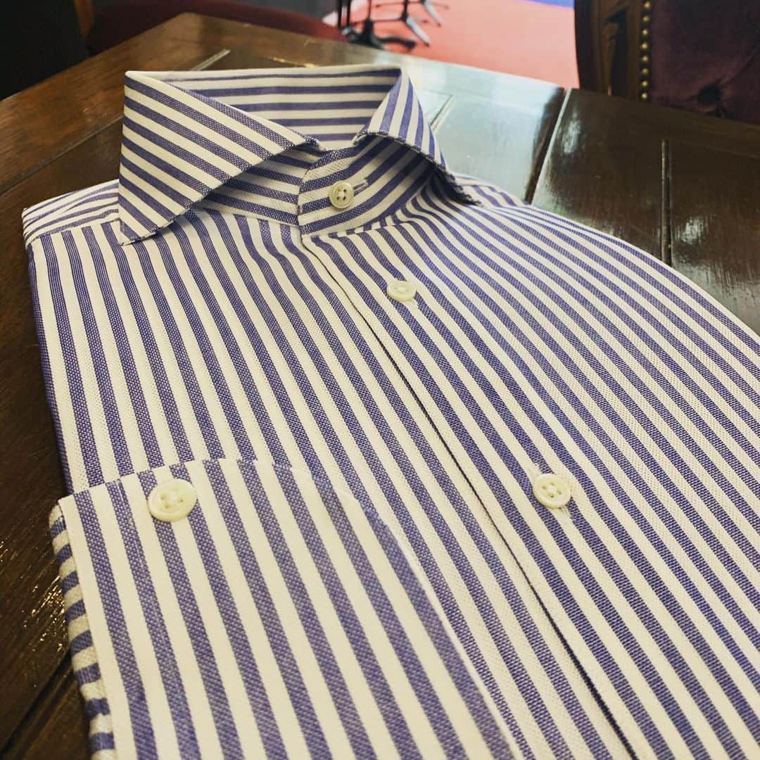 Luxumさんのインスタグラム写真 - (LuxumInstagram)「Summer shirts 夏のシャツ  表面が鹿の子の様なとても通気性の良い素材です。暑い夏を乗り切るオーダースーツのコーディネートが得意です。  The surface is a material with excellent breathability like Kanoko. I am good at coordinating custom suits that survive the hot summer.  #ordershirt #order #shirt #mensfashion  #mensclothing #menswear #mensstyle #OSAKA #shirts #オリジナル #オーダーシャツ #シャツ #オーダースーツ大阪 #メンズファッション #スーツコーディネイト #メンズウェア #大阪 #心斎橋 #南船場  #luxum #fashion #お洒落  #お洒落さんと繋がりたい #tbt #likeforlike #instalike #style #fun #repost #follow」5月18日 8時56分 - order_suit_luxum