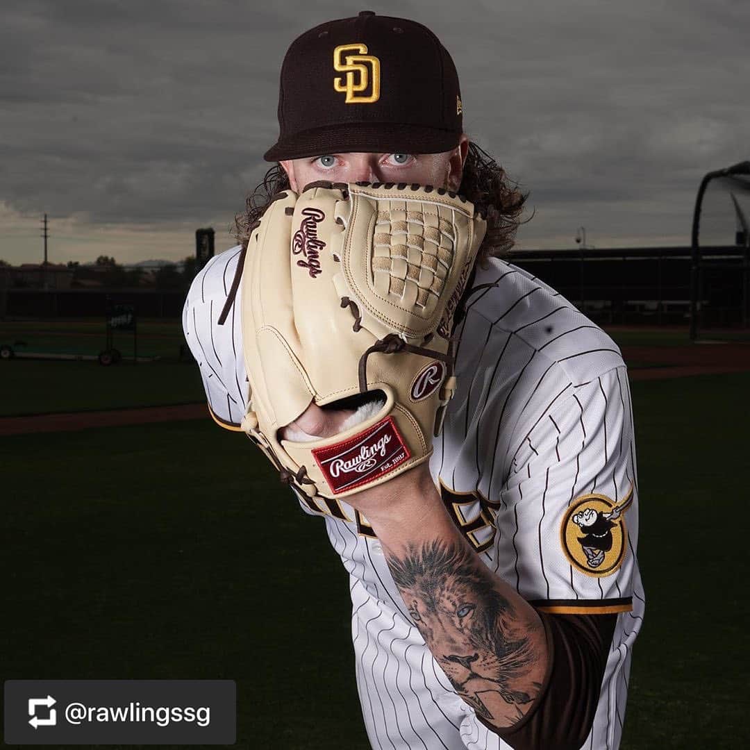 Rawlings Japanさんのインスタグラム写真 - (Rawlings JapanInstagram)「#Repost @rawlingssg with @get_repost ・・・ #RawlingsGloveDay keeps on rolling with the @padres recap! 💯This club is home to "America's Finest City" where superstars like Manny Machado, Tommy Pham, Chris Paddack and Eric Hosmer fit right in.  Check out some of their gamers and more exclusive behind-the-scenes here! 🔥 #TeamRawlings #TheMarkOfAPro #Padres #TheMarkOfAPro #TheMarkOfExcellence #MLB #PadresBaseball #SanDiegoPadres #SandDiegoPadres⚾️ @rawlings_japan_llc」5月18日 8時57分 - rawlings_japan_llc