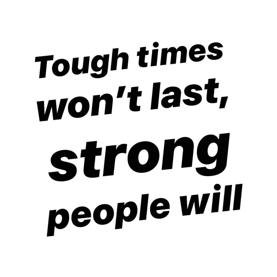 トレーシー・キスさんのインスタグラム写真 - (トレーシー・キスInstagram)「In times of uncertainty it’s important to remember that nothing can last forever - not the worst times or even the best of times. It’s a case of constant fluctuation, flitting between highs and lows, good times and bad. Life is a journey, a winding road and run away rollercoaster which builds character and prepares us for the next obstacle. Rather than fearing it, embrace it - grow, problem solve, gain experience and see each obstacle as a puzzle to understand and overcome. Eventually we’ll all have the skills to stay calm during chaos, to know what the “right” thing to do is at the right time and have great advice, wisdom and consciousness to pass on to future generations. Wise owls aren’t born wise, they’re shaped by the experiences within their life 🙏🏼 #positivity #growth #mindsetiseverything #staystrong #quarantinedays」5月18日 19時13分 - tracykissdotcom