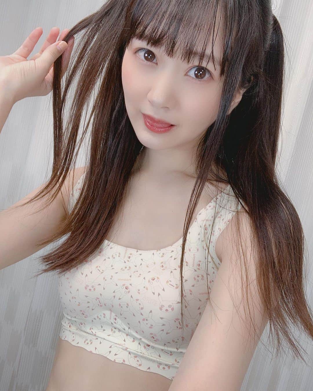 浜田翔子さんのインスタグラム写真 - (浜田翔子Instagram)「私は イーブイ、プリン、ミュウ が好きでした🤍  なにがすき？  #YouTube up! #pokemon  #girlsbypeachjohn」5月18日 19時35分 - shoko_hamada