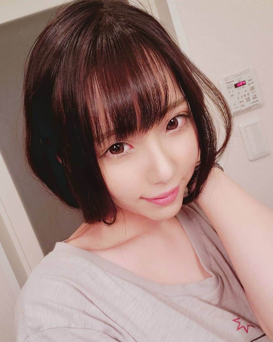 山内もえのインスタグラム：「. ショート風✧*｡( ´∩•͈ω•͈∩` )✧*｡ 髪切りに行きたいなぁぁぁ〜！ . ただいま写真集プロジェクト中！ ぜひクラウドファンディングに協力してください😭 リンクはこちら↓ https://camp-fire.jp/projects/view/259467 . . . . #フリーモデル #山内もえ #撮影依頼受付中 #撮影 #サロンモデル #サロンモデル依頼受付中 #被写体 #model #モデル #写真 #可爱的 #射击 #beauty #pretty #cute #eye #idol #アイドル #瞳 #natural #photo #art #portrait #portraitphotography #fashion #photography #写真好きな人と繋がりたい #fashion」