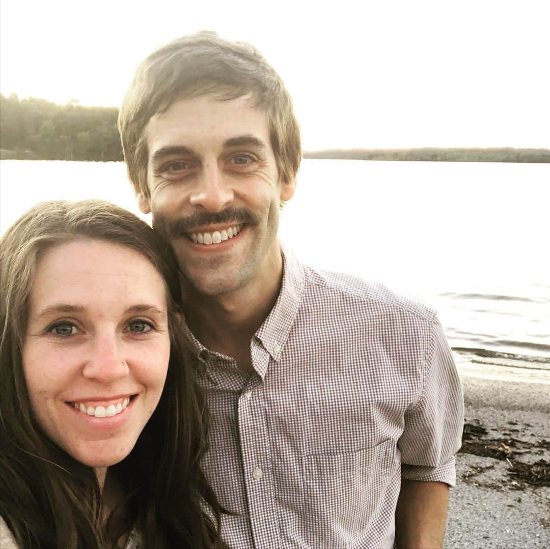 デリック・ディラードのインスタグラム：「Happy 29th birthday to my beautiful wife @jillmdillard She demonstrates genuine sacrificial love like nobody I’ve ever met.  I’ll love you all my days, Jill.」