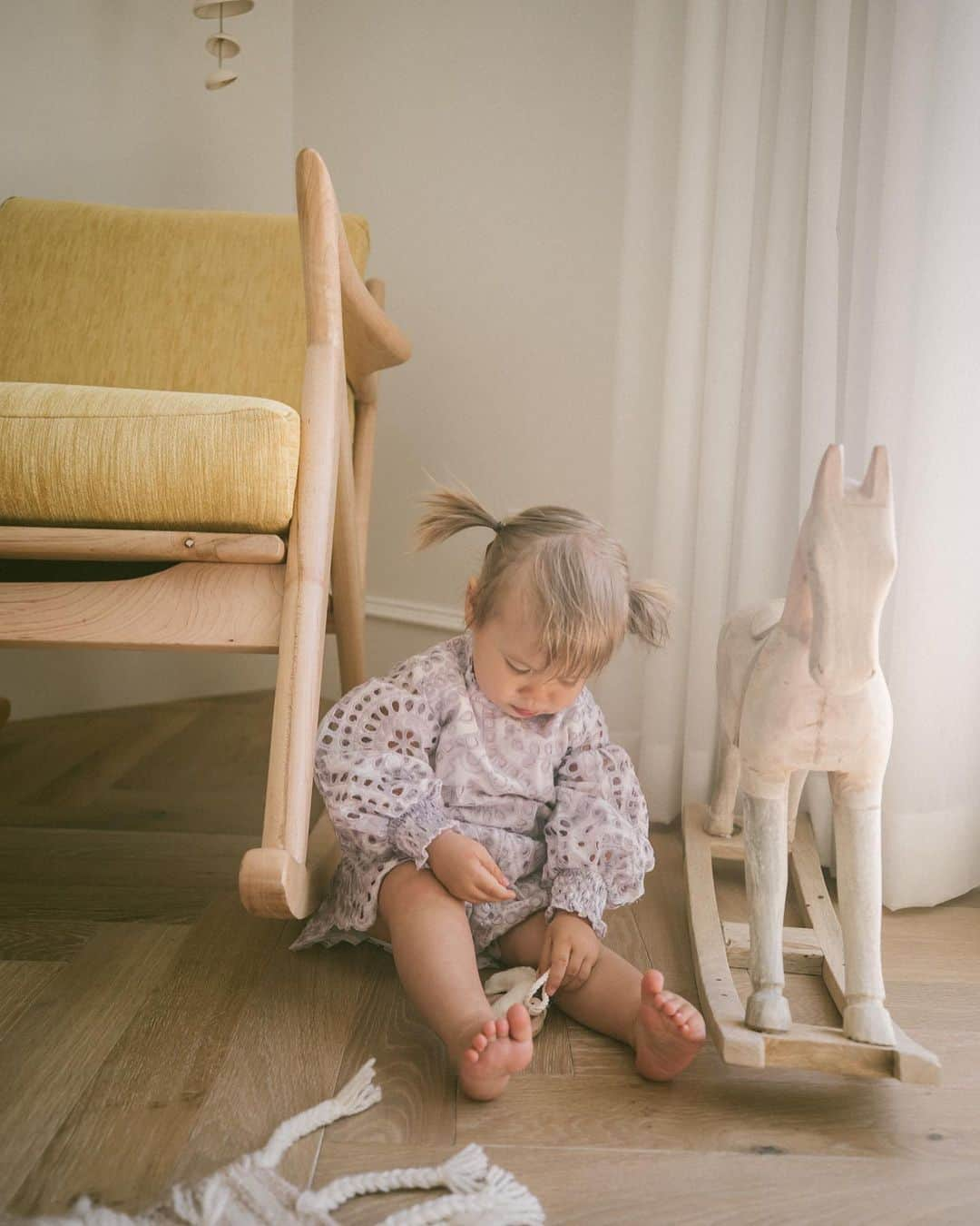 Amber Fillerup Clarkさんのインスタグラム写真 - (Amber Fillerup ClarkInstagram)「A little series of miss Frank at 15 months 🌞 absolute pure sunshine!」5月18日 12時23分 - amberfillerup