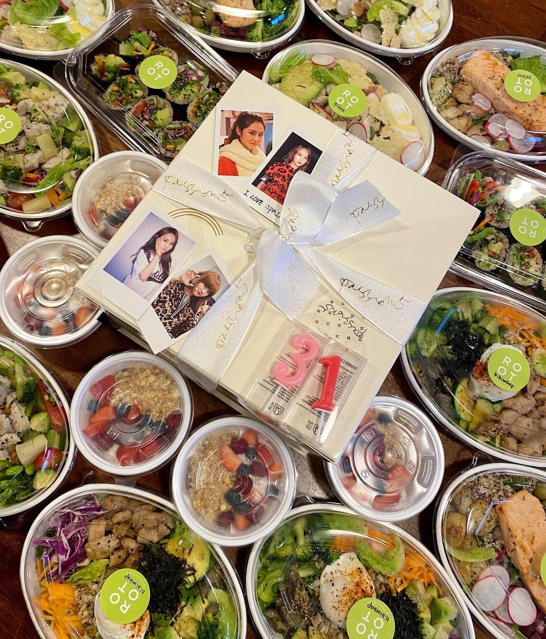 ガユンのインスタグラム：「너무 고마워요❤️ 우리 열음 @yuleument 식구들도 너무 맛있게 잘 먹었다고, 감사하다고 이렇게 인증샷 보내주셨어요😍 나도 맛있게 먹고 화이팅 할께요!! 하루 빨리 다시 만나요 우리🤘」