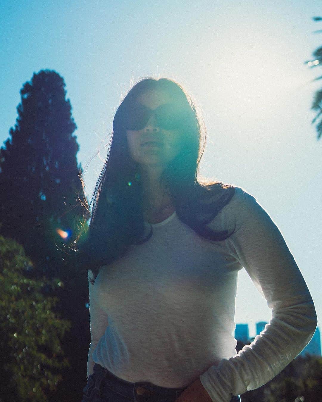 のインスタグラム：「Hello, Sunshine☀️. : Captured by @erwan. New fave @gentlemonster sunnies. Merci @euroluxeperience 🌸」